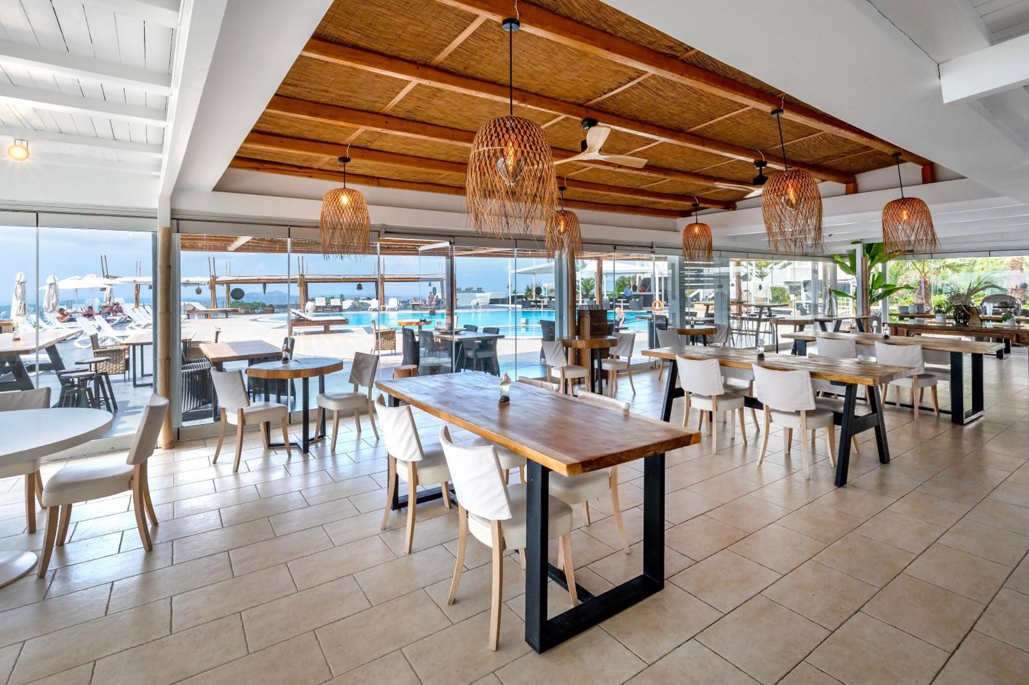 Orizontes Hotel Santorini Pýrgos Zewnętrze zdjęcie