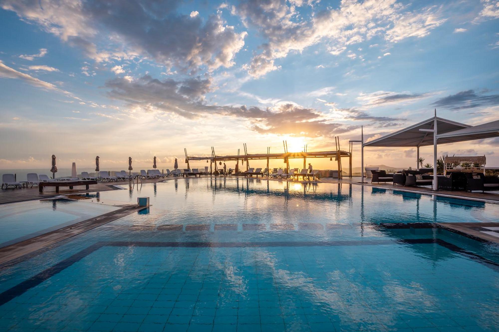 Orizontes Hotel Santorini Pýrgos Zewnętrze zdjęcie